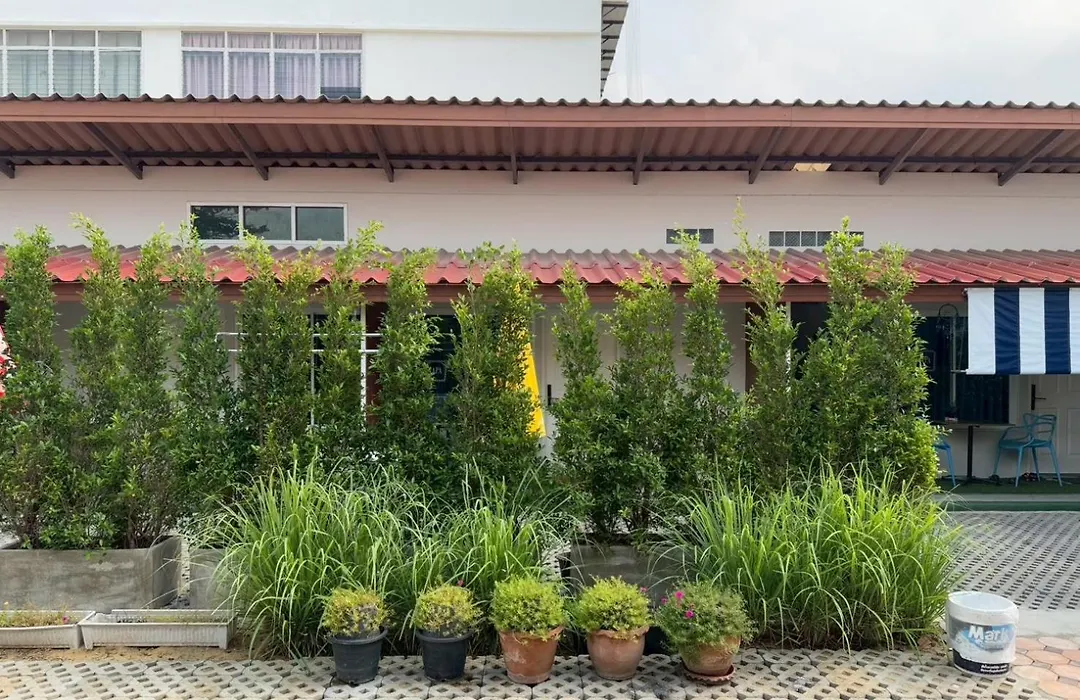 Napa Hostel Samrong Station-1